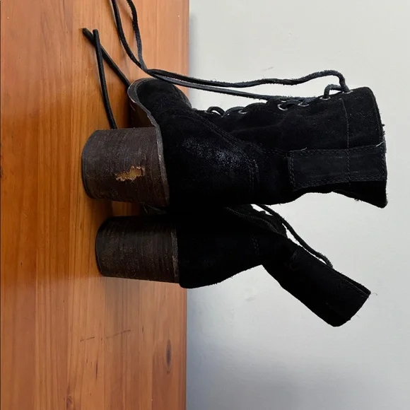 Steve Madden Black Lace Up Suede Boots - Picture 3 of 3